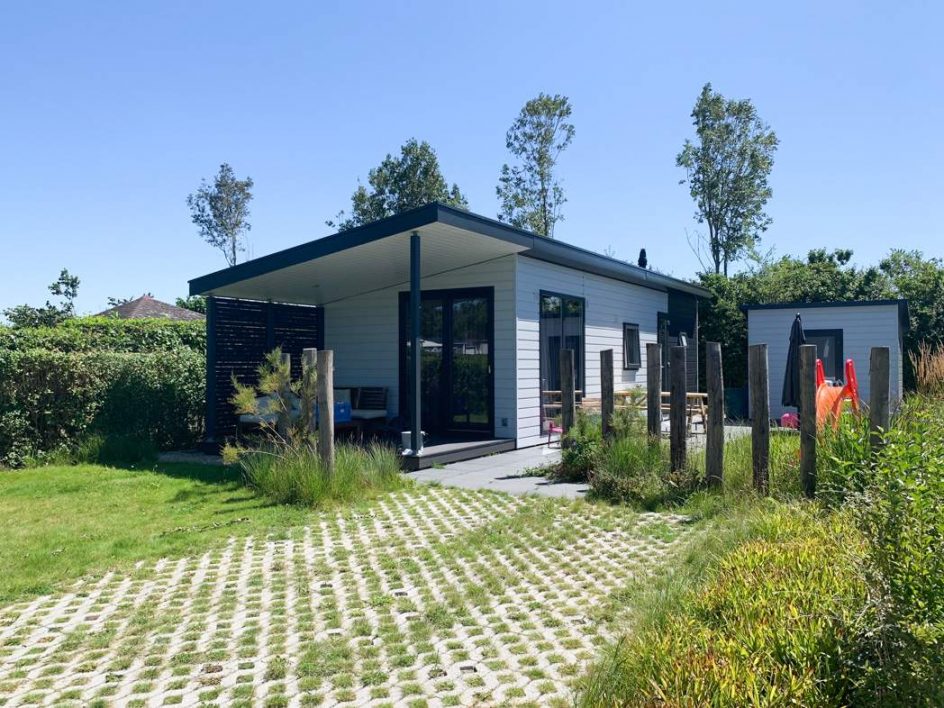 Arcabo-Black-and-White-Zeeuwse-Chalets-20